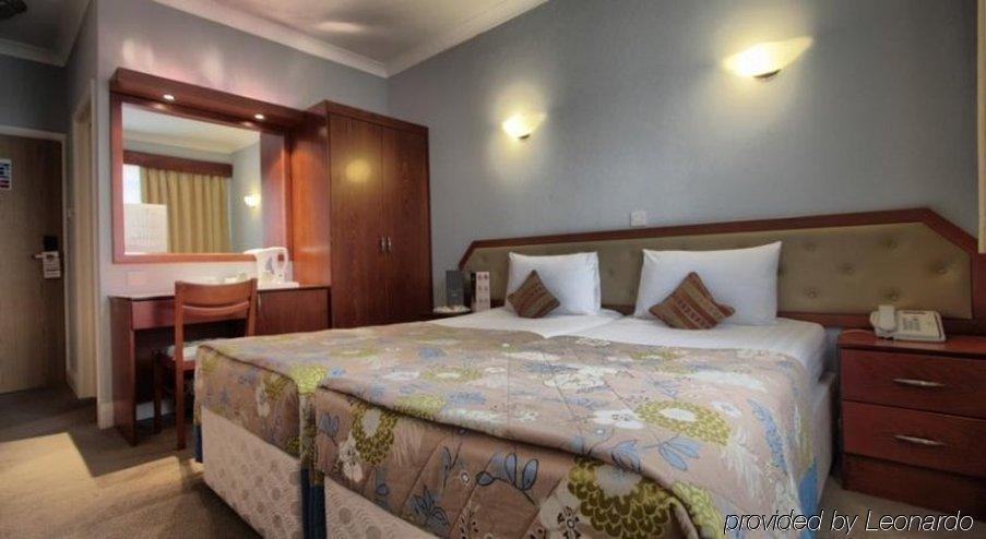 St Georgio Hostel Илфорд Екстериор снимка