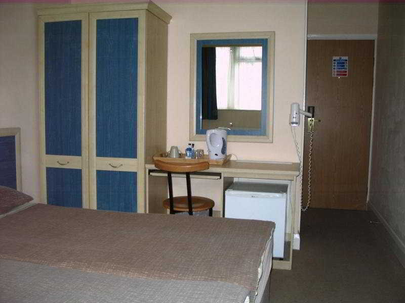 St Georgio Hostel Илфорд Екстериор снимка