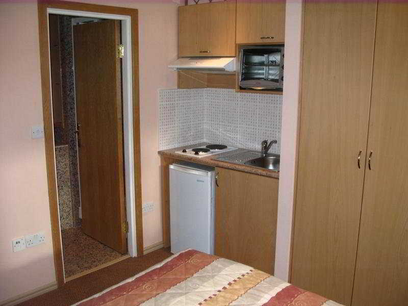 St Georgio Hostel Илфорд Екстериор снимка