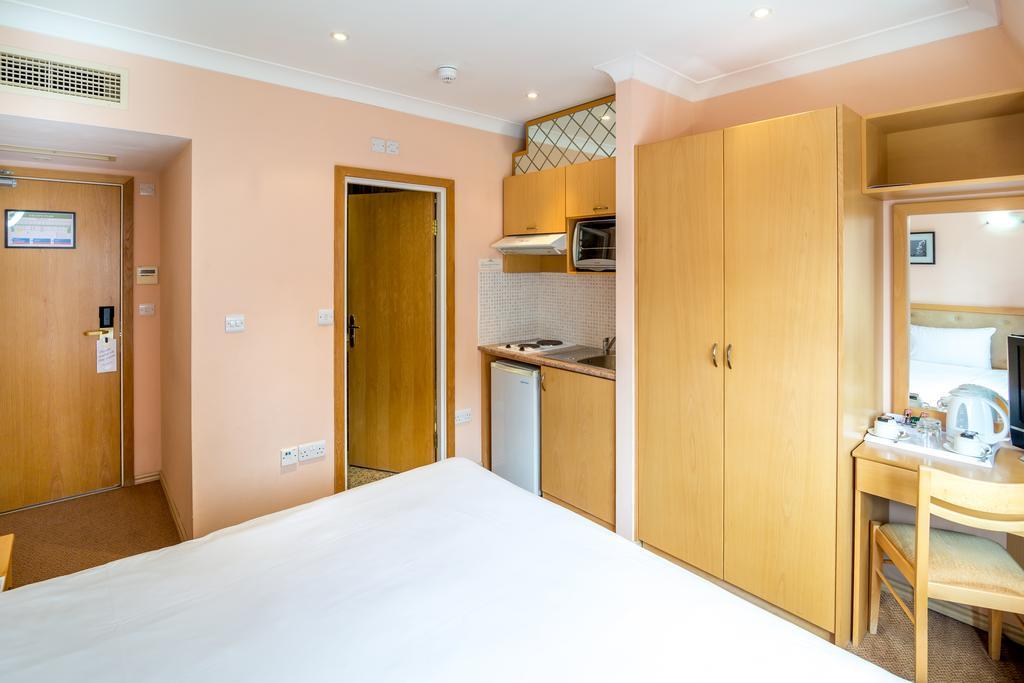 St Georgio Hostel Илфорд Екстериор снимка