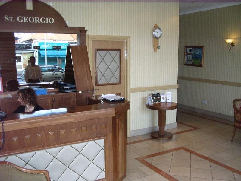 St Georgio Hostel Илфорд Екстериор снимка