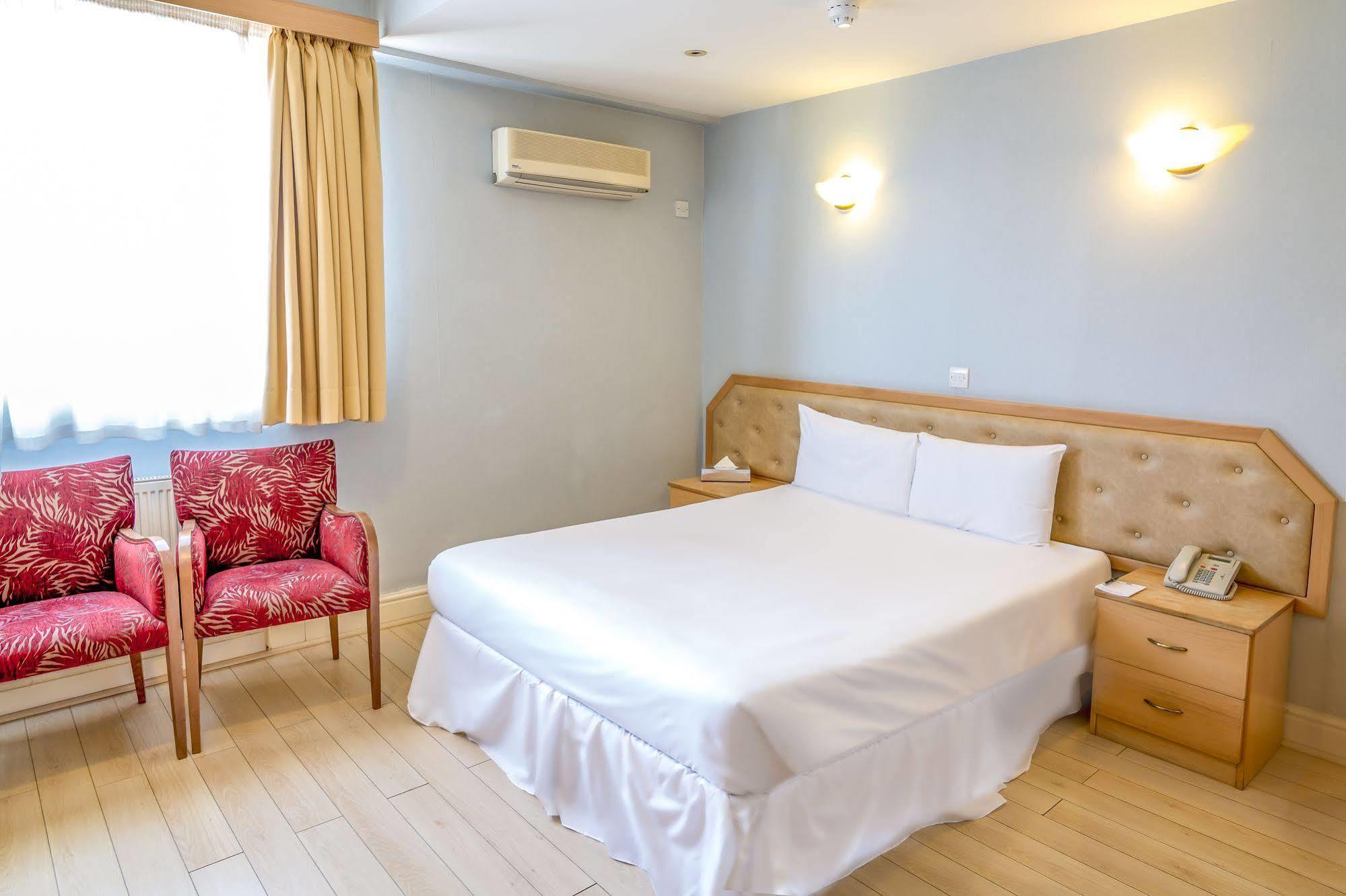 St Georgio Hostel Илфорд Екстериор снимка
